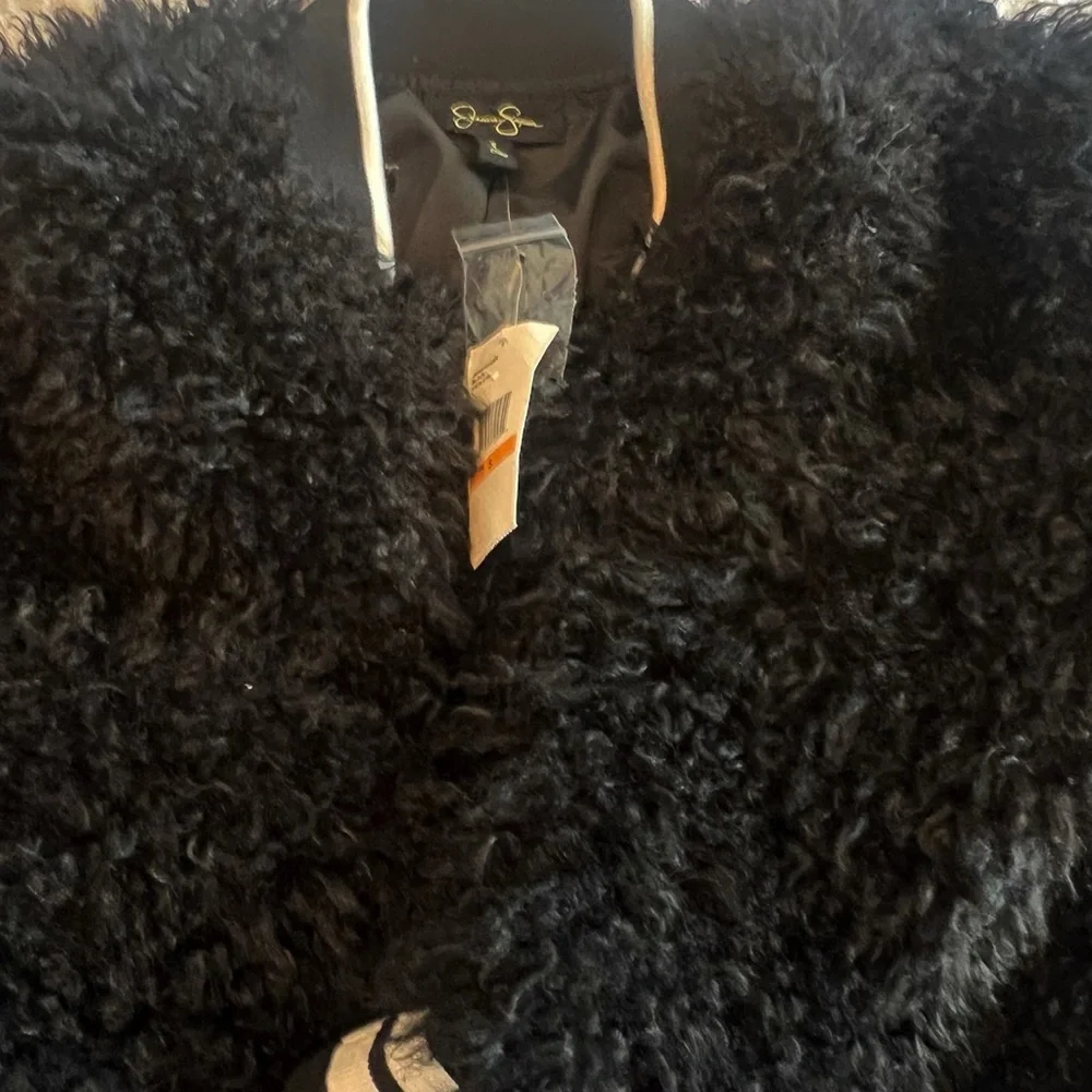Small NWT Jessica Simpson Fuzzy Soft Jacket - Picture 3 of 4